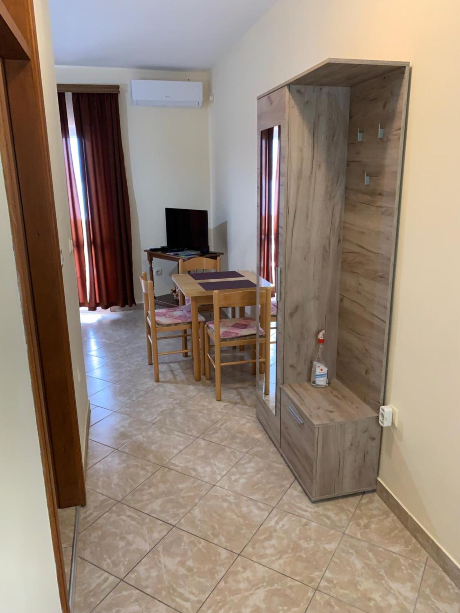 Apartments Villa Radonic Donji Morinj Extérieur photo