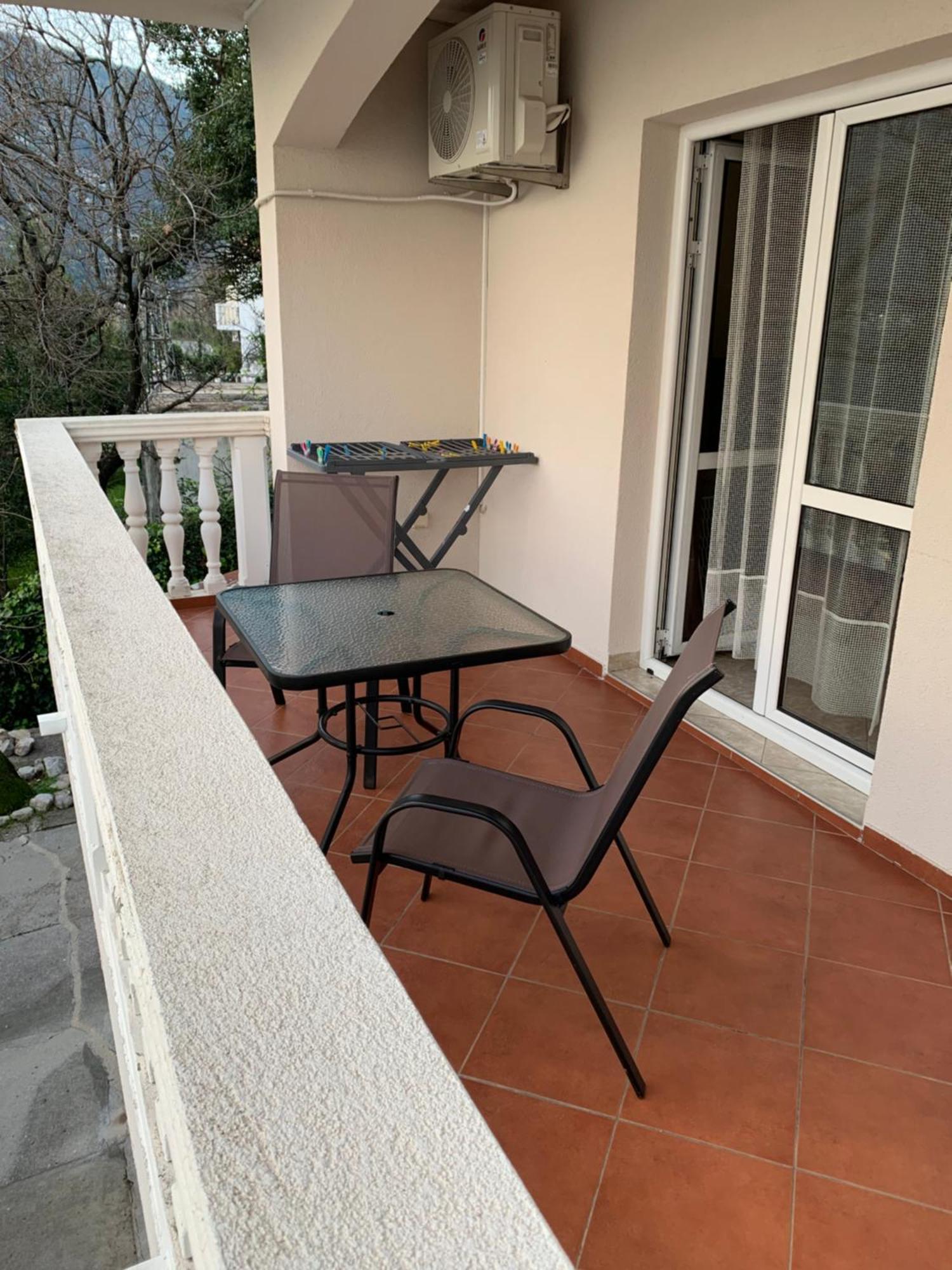 Apartments Villa Radonic Donji Morinj Extérieur photo